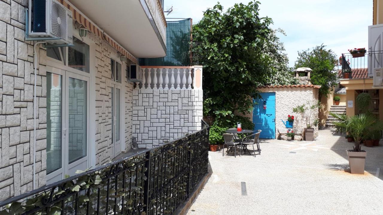 Apartman Ema Malinska Ngoại thất bức ảnh